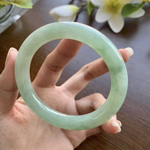翡翠手鐲天然緬甸翡翠玉手鐲女款圓條淺綠色單色玉鐲子青色冰糯種