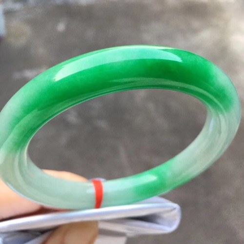 天然玉石緬甸翡翠手鐲圓條正品冰糯種陽綠飄花翡翠玉手鐲女款鐲子