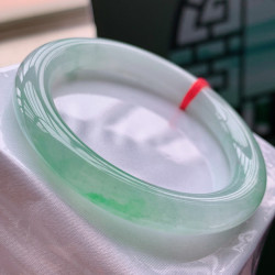 天然緬甸老坑翡翠玉手鐲冰種圓條翡翠手鐲女款底子細膩冰糯種送禮