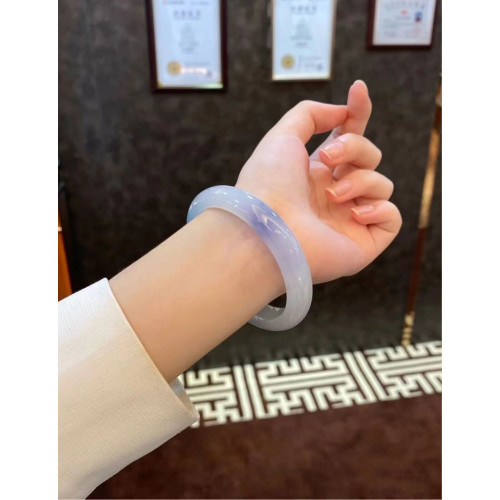天然緬甸翡翠手鐲冰糯種春彩帶紫正圓冰透少女款冰種飄花玉手鐲子