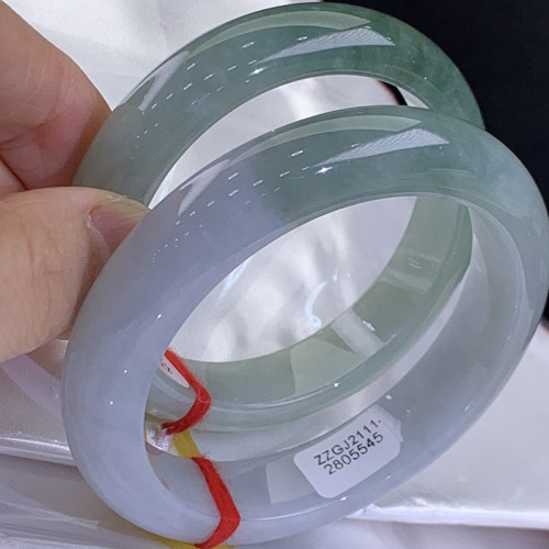 緬甸翡翠手鐲玉石老坑女士款飄花正圈貴妃水潤送禮冰糯種油青鐲子