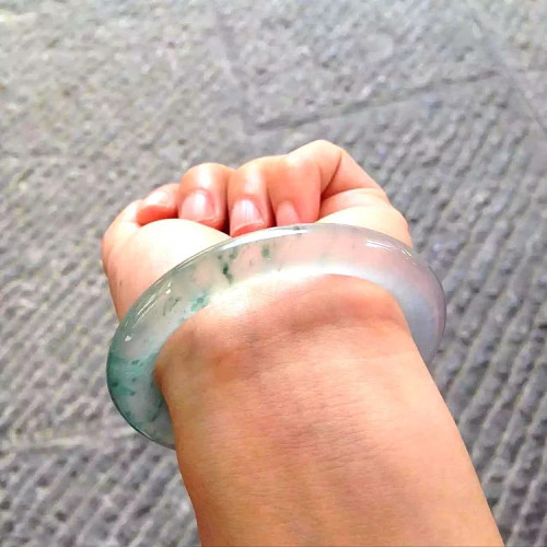 隨美緬甸翡翠手鐲冰種圓條飄綠花貴妃手鐲玉鐲子旺夫女款細條熱賣