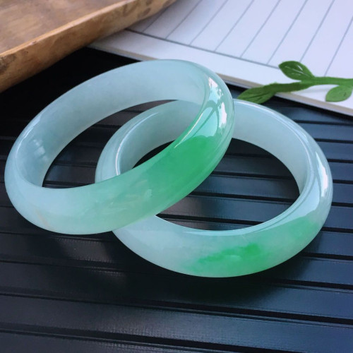 天然玉手鐲冰種糯種飄陽綠緬甸老坑翡翠手鐲鐲帝王綠寬版玉石手鐲