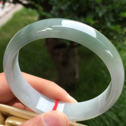 【8月新貨】油綠正圈天然翡翠手鐲女款翡翠玉手鐲油青正圈時尚女