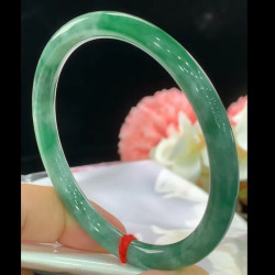 天然緬甸正品細條綠帶雪花翡翠手鐲女款手環冰糯種翡翠玉手鐲時尚