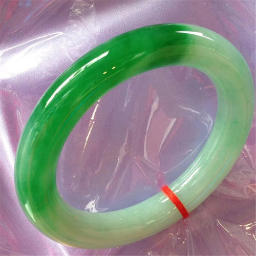 糯種陽綠辣綠翡翠手鐲熱賣女款飄綠玉手鐲子天然緬甸圓條專櫃細條