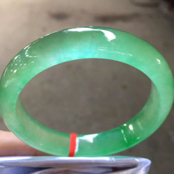 天然緬甸翡翠玉手鐲冰種陽滿綠飄花玉鐲子冰種水潤通透翡翠手鐲女