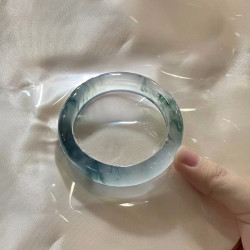 緬甸翡翠手鐲冰種藍飄花女天然玉石正圈天山翠圓條陽綠玻璃種玉鐲