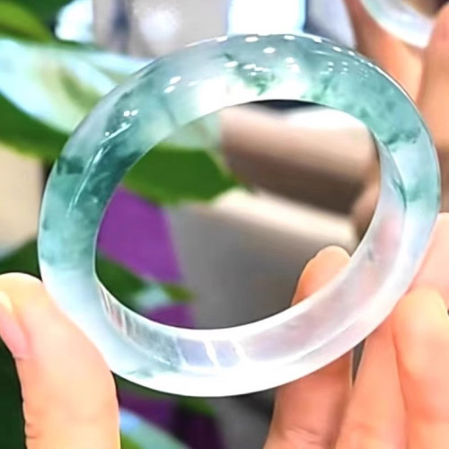 天然飄花翡翠玉手鐲少女款緬甸冰種玉石透正圈飄藍花貴妃翡翠玉鐲
