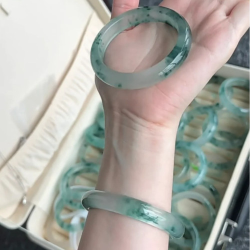 冰種飄花翡翠手鐲正圈天然緬甸圓條老坑晴水吊墜女款飄綠鐲子批髮