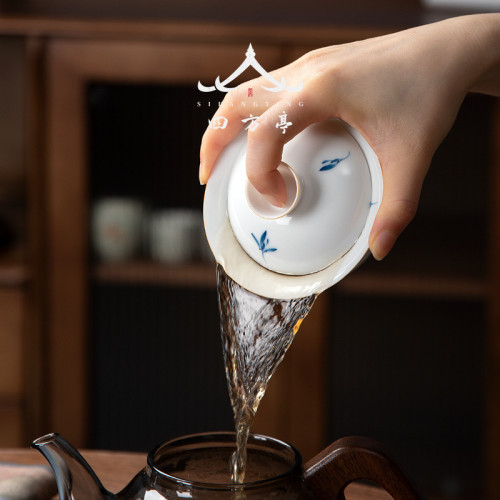手繪蘭花蓋碗三才茶盃茶碗不燙手景德鎮泡茶單個高檔白瓷茶具套裝