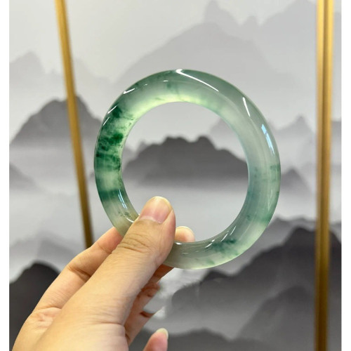 天然緬甸冰種翡翠玉手鐲子飄花女款玉石圓條貴妃玻璃種飄綠送禮物
