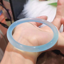 新款柔藍一水手鐲海藍寶色天然玉髓圓條手鐲天青凍美人條手飾6mm