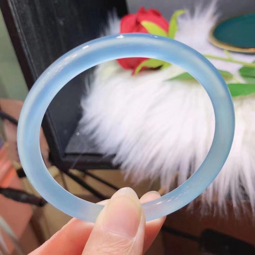 新款柔藍一水手鐲海藍寶色天然玉髓圓條手鐲天青凍美人條手飾6mm