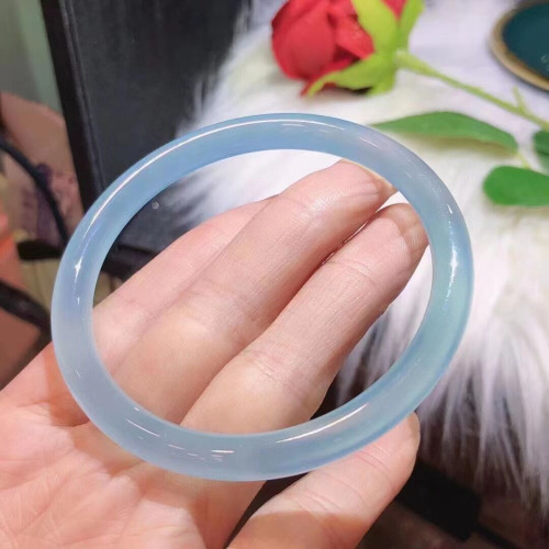 新款柔藍一水手鐲海藍寶色天然玉髓圓條手鐲天青凍美人條手飾6mm