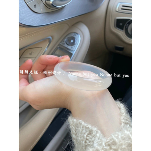白月光荔枝凍瑪瑙手鐲女玉髓手鐲冰種手鐲高冰透圓條玉鐲玉髓鐲子