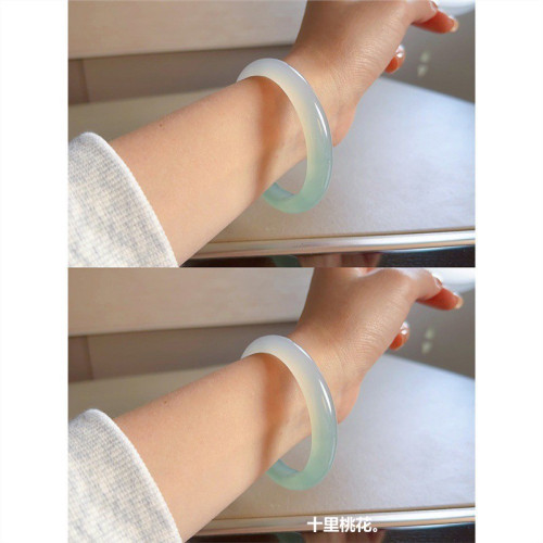 半油青瑪瑙手鐲正圈天然玉鐲玉髓半山半水女款高冰種閨蜜瑪瑙高級
