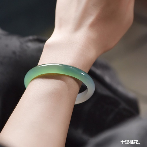 天然瑪瑙手鐲女半山半水冰種美人鐲送女友閨蜜禮物俏色冰透玉髓鐲