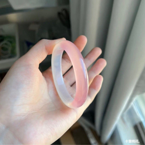 時尚新款高冰漸變粉玉髓手鐲鬱金香半山半水瑪瑙玉石鐲子一件代髮