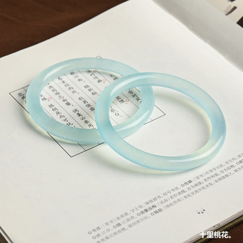 隨美冰種天青凍手鐲女細圓條翡翠色叮噹鐲大小圈口瑪瑙玉髓美人鐲