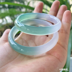 天然瑪瑙手鐲女款半山半水油青玉髓瑪瑙鐲子細條高冰叮噹圓鐲少女