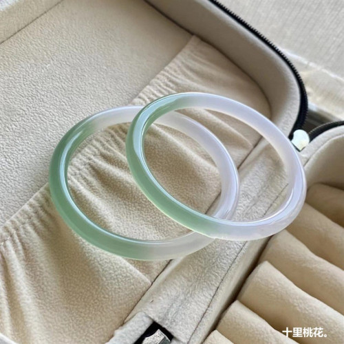 天然瑪瑙手鐲女款半山半水油青玉髓瑪瑙鐲子細條高冰叮噹圓鐲少女