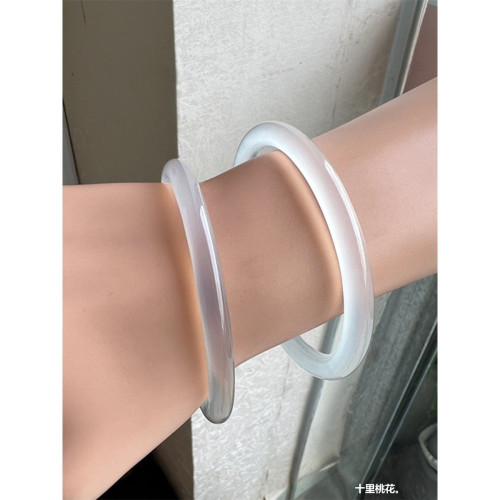 天然細白冰瑪瑙手鐲少女多款原鑛色玉石玉髓手鐲子叮噹手鐲寬6mm