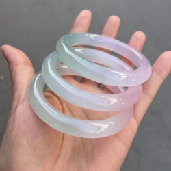 天然冰透馬卡龍半山半水玉髓瑪瑙鐲子圓條瑪瑙手鐲女款淡青綠白粉