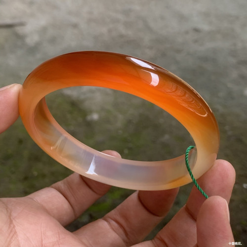 天然原鑛馬達加斯加瑪瑙玉髓手鐲首飾品女款半山半水黃瑪瑙鐲子女