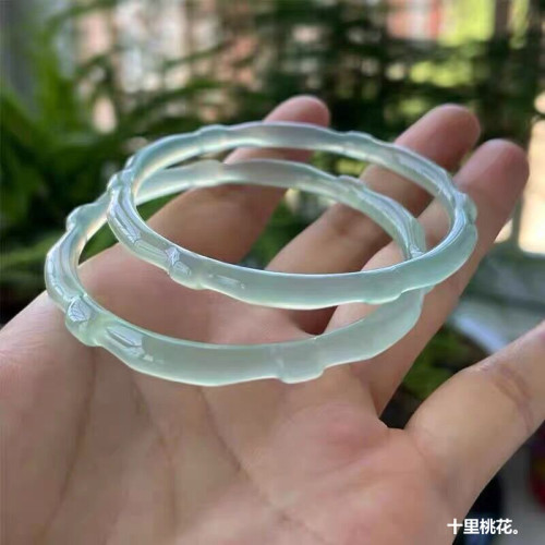 女款淺綠色節節遠山玉髓竹節手鐲黛油青綠冰種熱賣禮玉鐲【瑪瑙】