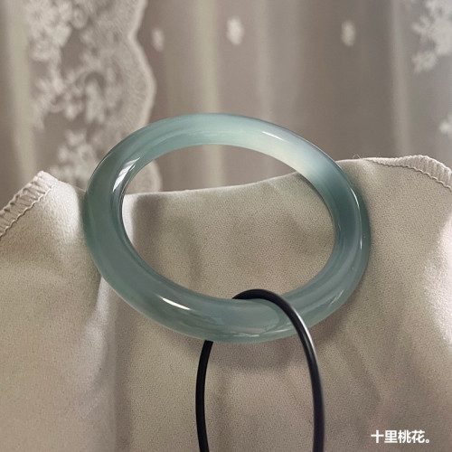 馬料老料庫裡藍玉髓手鐲女高冰種瑪瑙胖圓條手鐲天然正品高級顯白