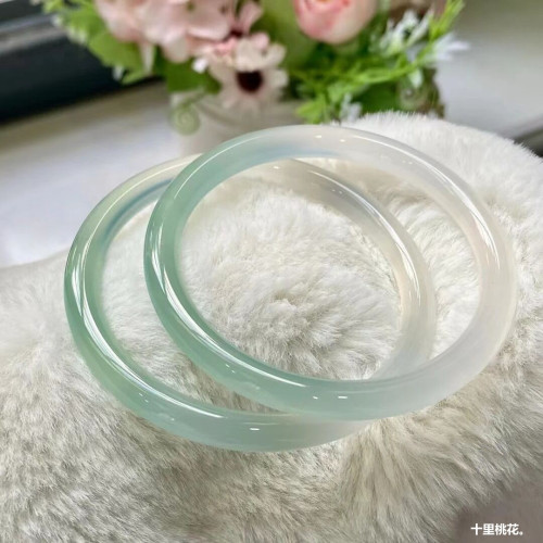 半山半水油青色漸變冰種玉髓手鐲女款細圓條美人叮噹鐲瑪瑙淺釉色