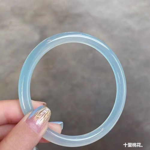 冰種8mm天青凍海藍寶色玉髓圓條手鐲 瑪瑙湖水藍瑪瑙玉石鐲子禮品