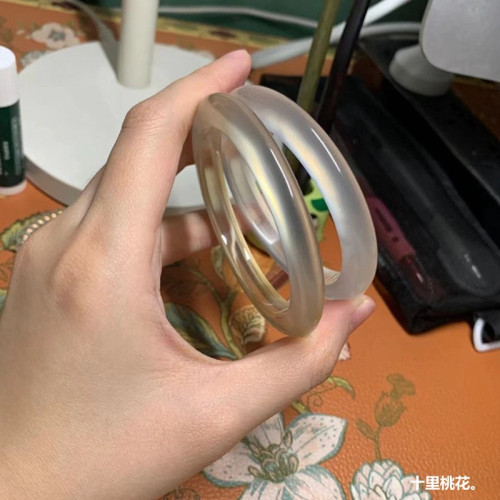 馬達加斯加原色瑪瑙手鐲女白冰種香檳金色玉髓鐲子荔枝凍玉手鐲女