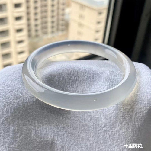天然高冰馬料高透冷白冰玉髓正圈瑪瑙手鐲少女荔枝凍白月光強熒光