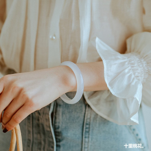 天然冰種圓條白玉髓手鐲白瑪瑙女款荔枝凍飾品少女款玉石玉鐲送禮