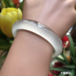 馬達加斯加瑪瑙手鐲女白冰種多款玉髓女鐲子荔枝凍起熒光襯膚送禮