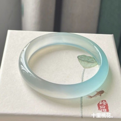 半山半水玉髓淡藍色嬭藍色瑪瑙手鐲女天然玉石漸變色鐲子新品包郵