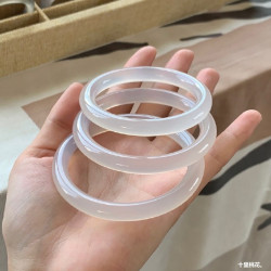 天然瑪瑙手鐲冰種白月光玉髓手鐲女年輕款荔枝凍手環高冰透叮噹鐲