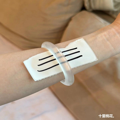天然冰透高冰白月光荔枝凍瑪瑙正圈手鐲冰種香檳玉髓瑪瑙鐲子女款