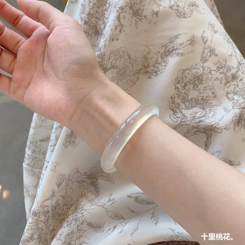 天然瑪瑙手鐲馬料高冰透高冰白月光玉鐲子女款玉髓荔枝凍冰種翡翠