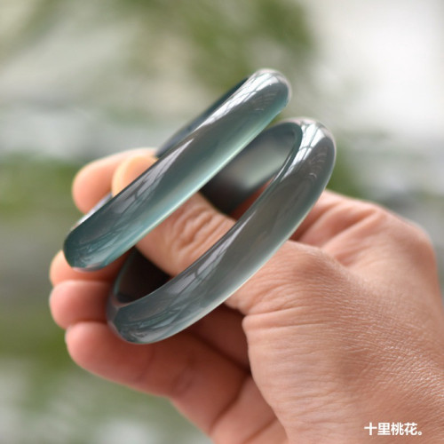 馬達加斯加庫裡藍高冰天然玉髓荔枝凍手鐲高冰透瑪瑙鐲子玉鐲送禮