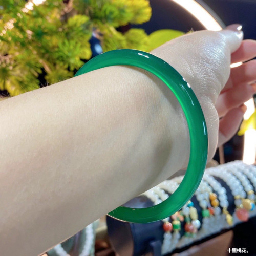 冰種綠玉髓手鐲高冰帝王綠叮噹鐲女款滿綠翡翠色瑪瑙玉石鐲子批髮