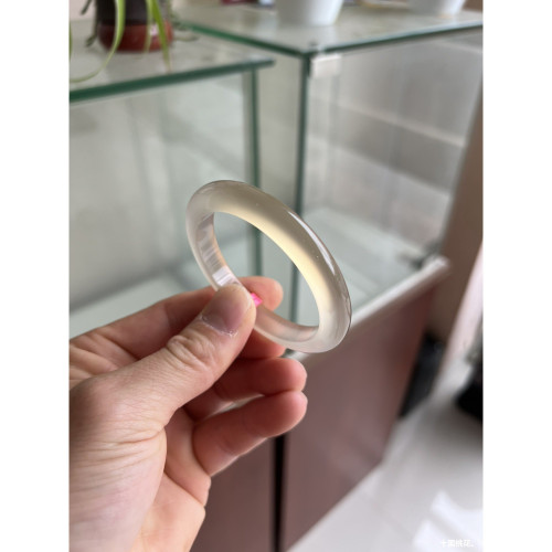 【新品特賣】天然瑪瑙玉鐲漸變色馬料香檳色冰種手鐲天然玉髓送禮