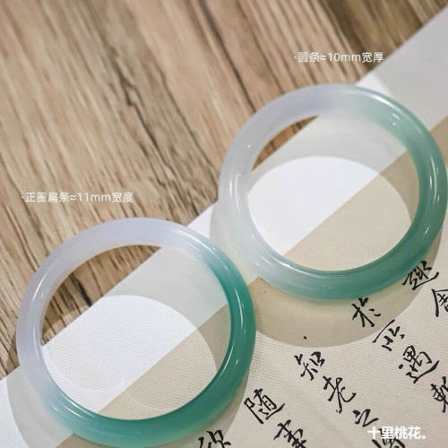 半山半水天然玉髓瑪瑙手鐲年輕款少女手鐲冰種花色翡翠色正圈手鐲