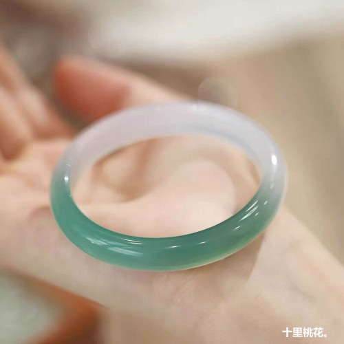 半山半水天然玉髓瑪瑙手鐲年輕款少女手鐲冰種花色翡翠色正圈手鐲