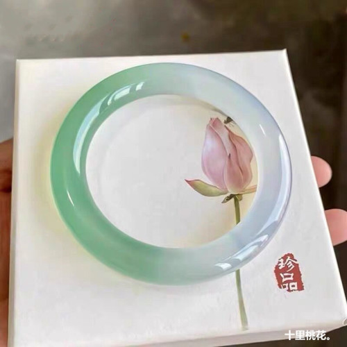【熱賣】天然冰種瑪瑙玉髓手鐲女士油青色半山半水鐲子圓條美人鐲
