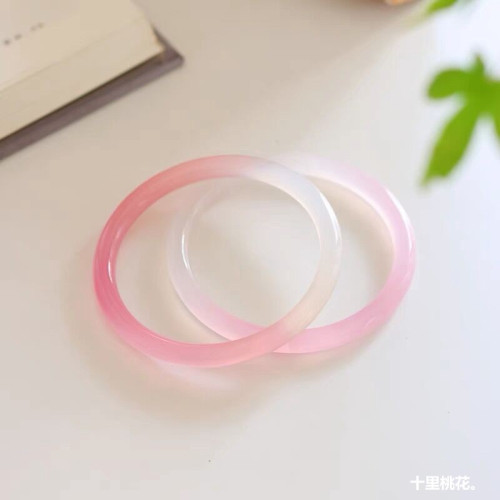 【熱賣】半粉半白瑪瑙手鐲女天然粉玉髓玉鐲少女款水蜜桃粉叮噹鐲