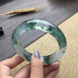 天然緬甸老坑翡翠手鐲冰種飄花貴妃天山翠手鐲綠色寬條玉鐲子送禮