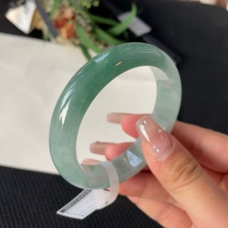 緬甸老坑翡翠糯冰種清新翠綠翡翠処理玉手鐲正圈飄花通透批髮送禮